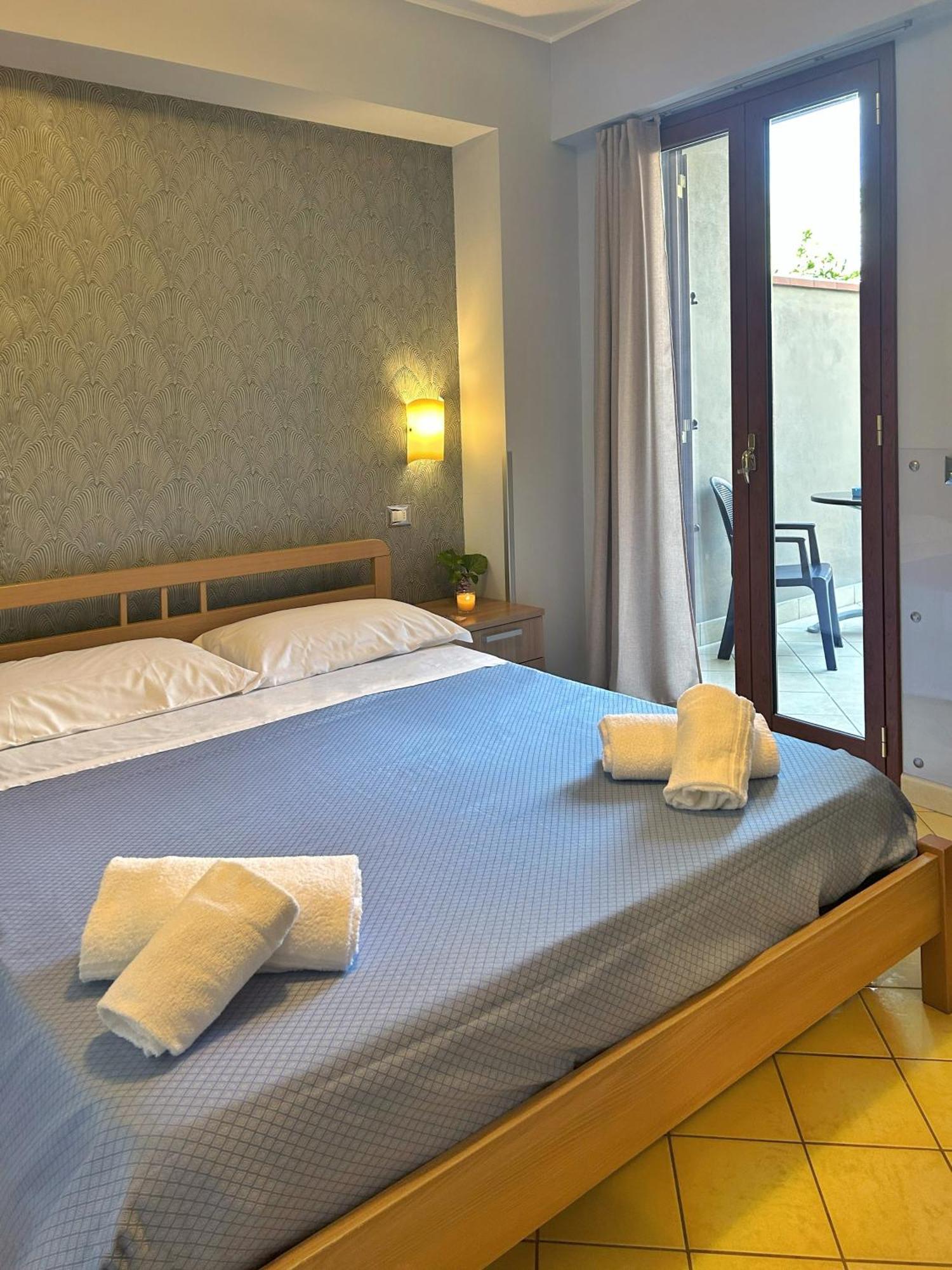La Piazzetta Bed & Breakfast Giardini Naxos Ngoại thất bức ảnh