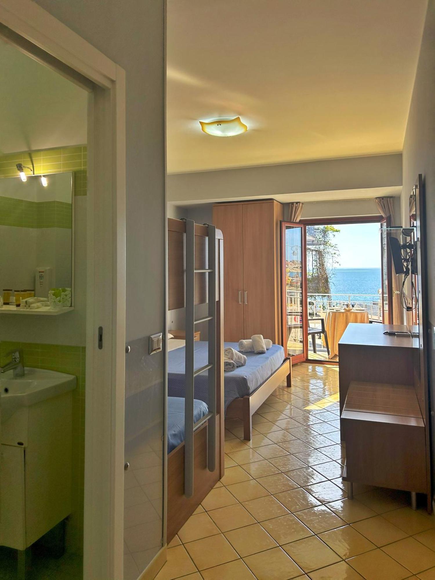 La Piazzetta Bed & Breakfast Giardini Naxos Ngoại thất bức ảnh