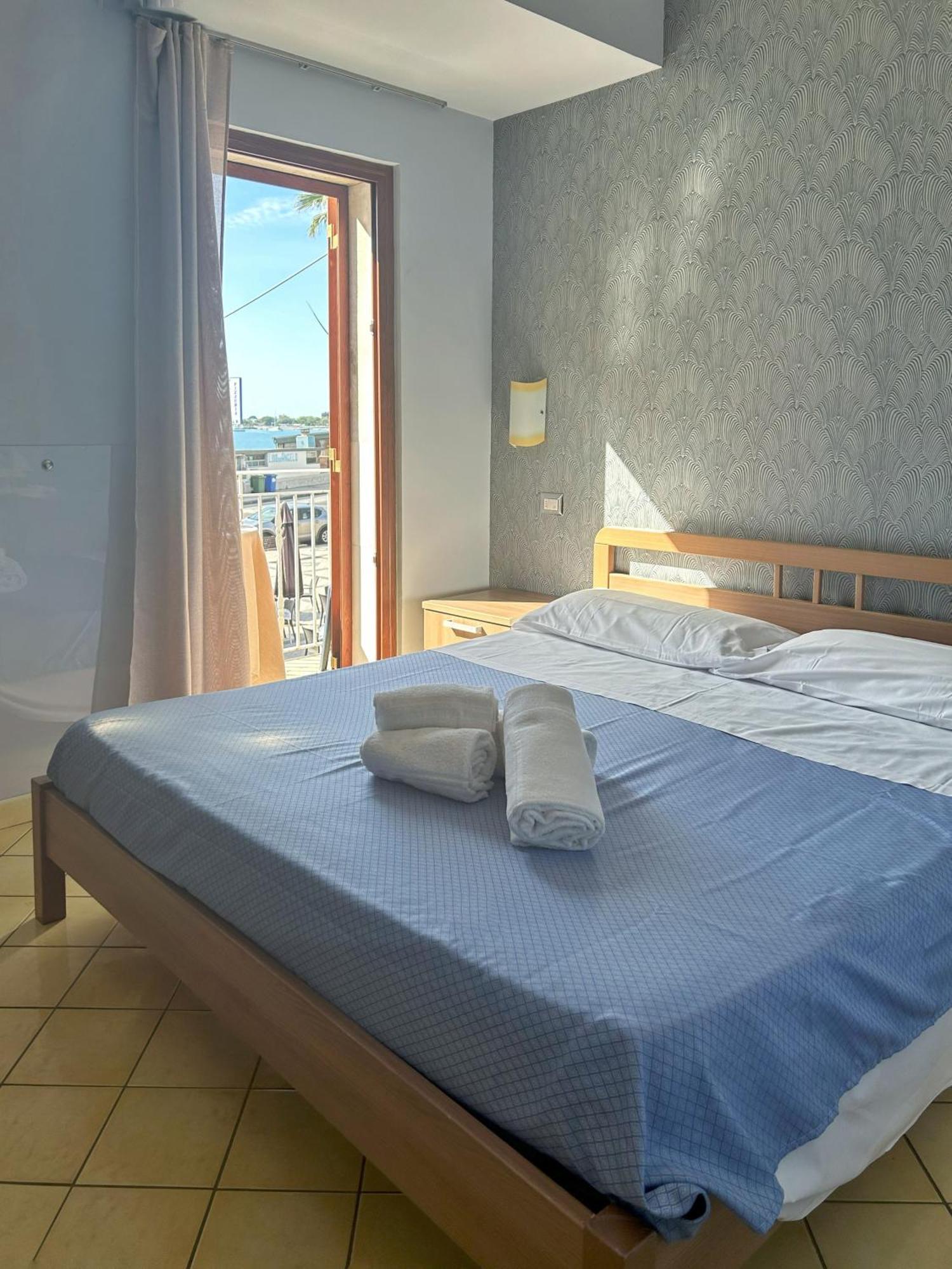 La Piazzetta Bed & Breakfast Giardini Naxos Ngoại thất bức ảnh