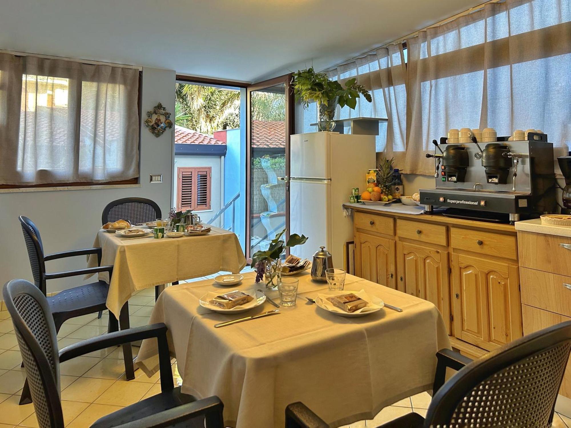 La Piazzetta Bed & Breakfast Giardini Naxos Ngoại thất bức ảnh
