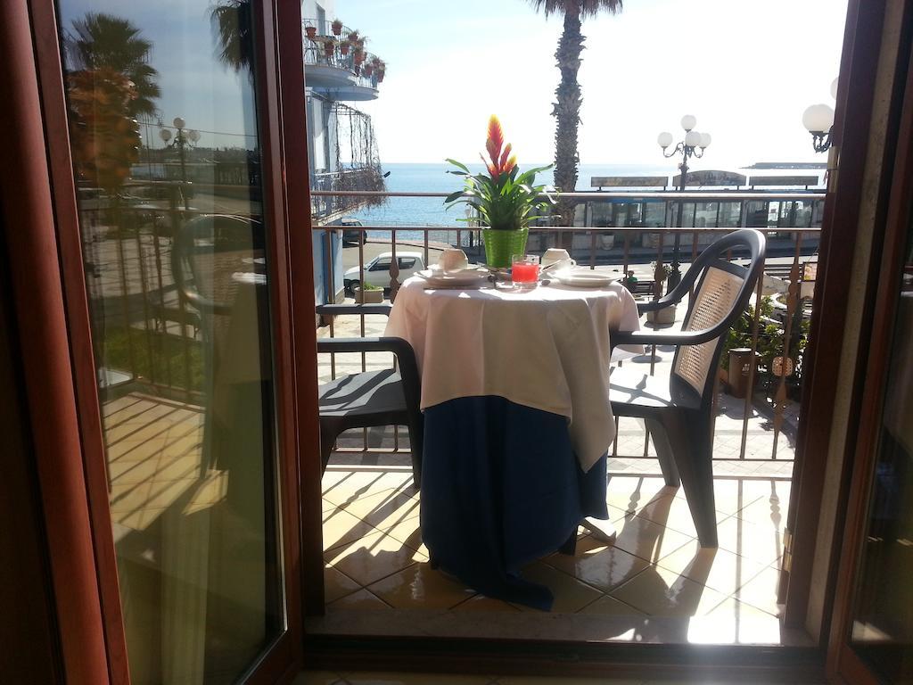La Piazzetta Bed & Breakfast Giardini Naxos Ngoại thất bức ảnh